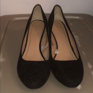 Black Wedges!! Lightly worn!